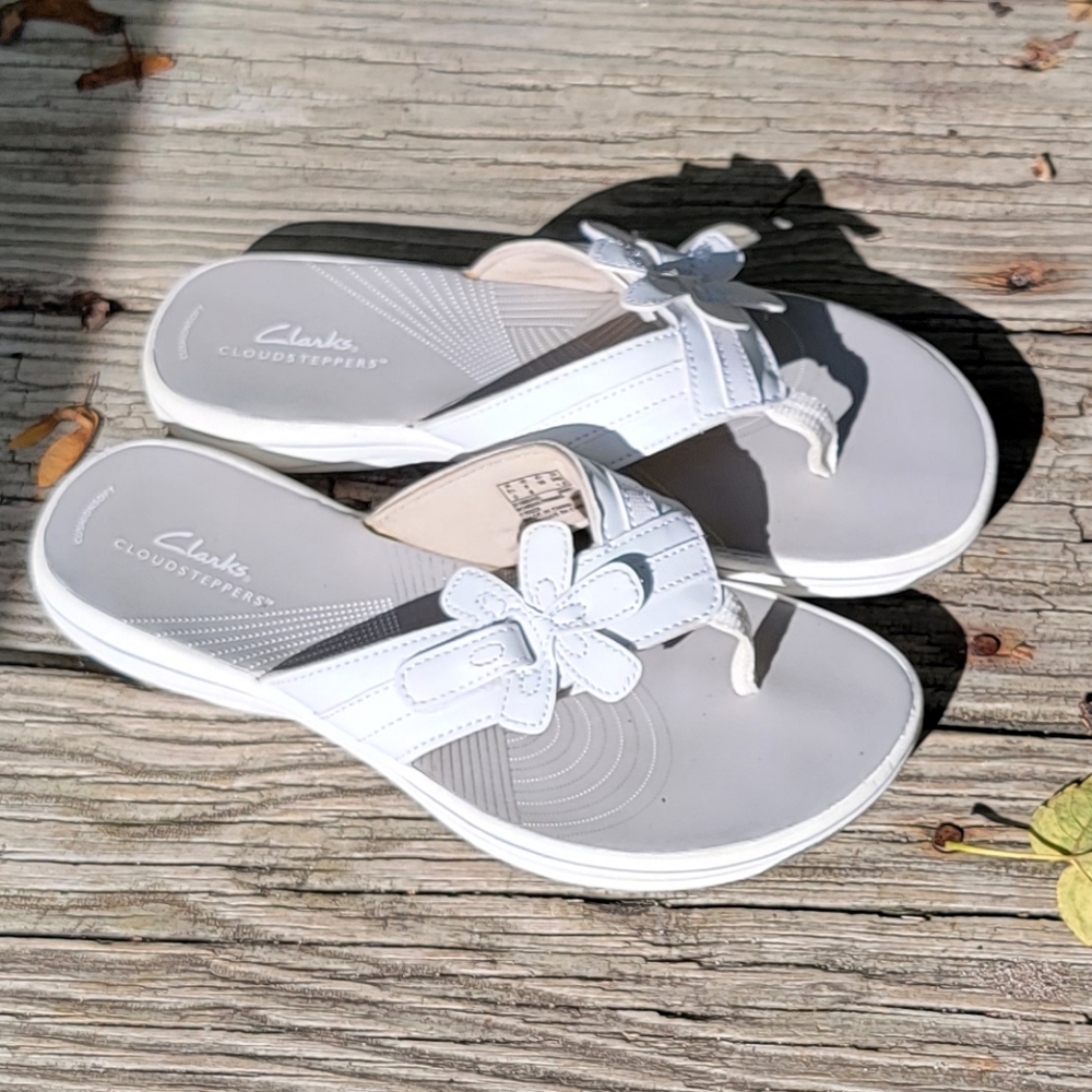 SOLD OUT Cloudsteppers by Clarks White Brinkley Flora Sandals